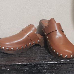 Zara brown clogs size 6.5